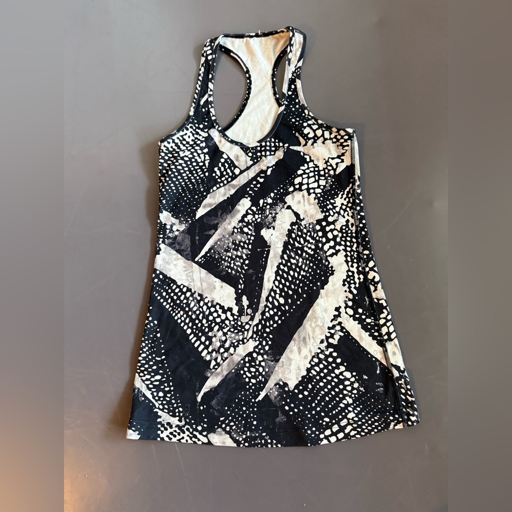 Lululemon Black and White Patterned Racerback Tank Top